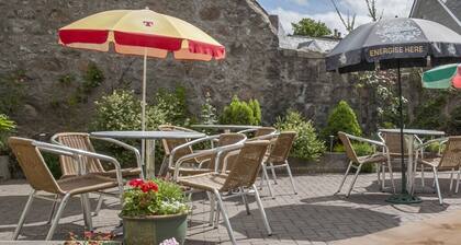 The Commercial Hotel