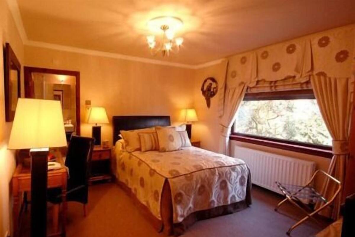 Chambre Double, salle de bains attenante
