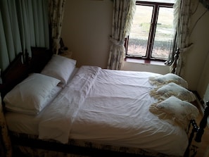 Iron/ironing board, free WiFi