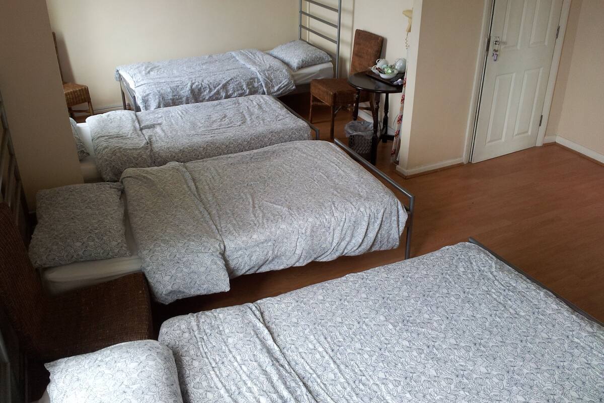 Iron/ironing board, free WiFi