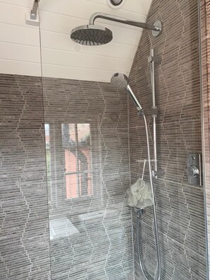 House, Private Bathroom, Resort View (Pink House) | Bathroom - Whitehouse Guest House (St Neots)