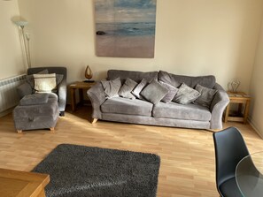 Superior Suite, Private Bathroom, River View (62 River Terrace) | Lounge