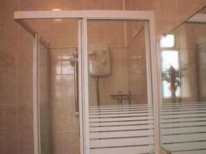 Bathroom - The Seagull Hotel (Blackpool)