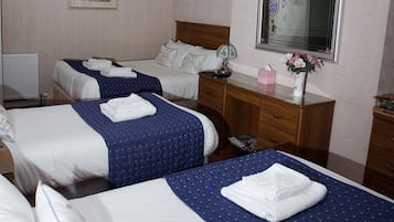 Suite, baño privado ( 2 ad & 2 ch (under 14))