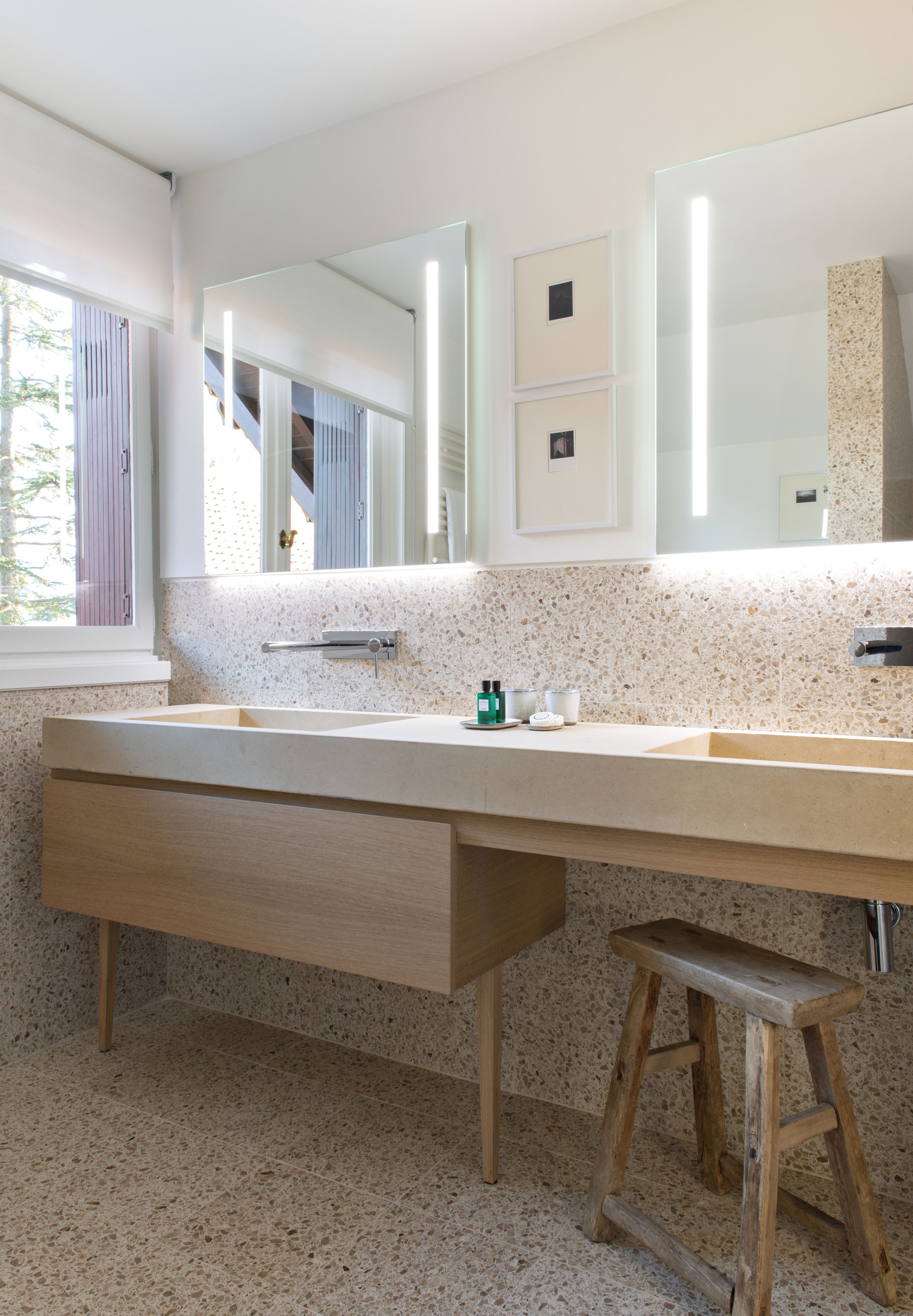 junior suite, balcony, lake view | 1 bedroom, free minibar items, in-room safe, desk