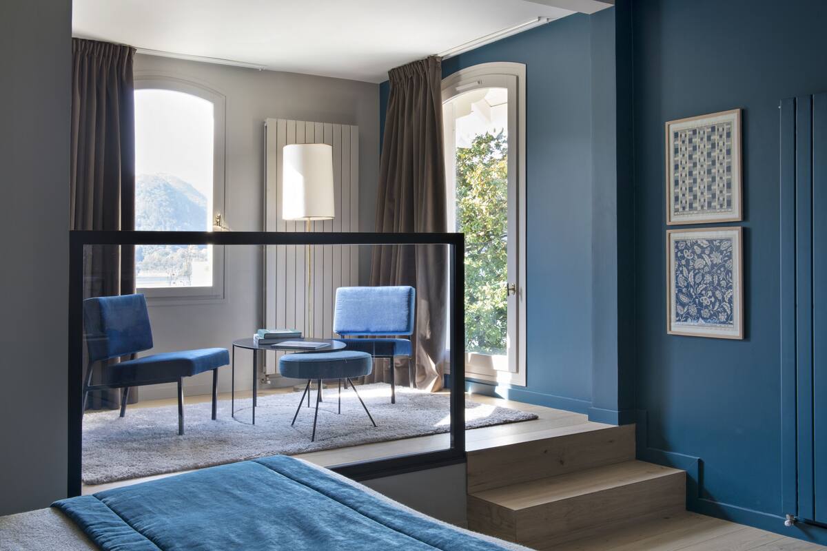 double room, balcony, partial lake view | 1 bedroom, free minibar items, in-room safe, desk