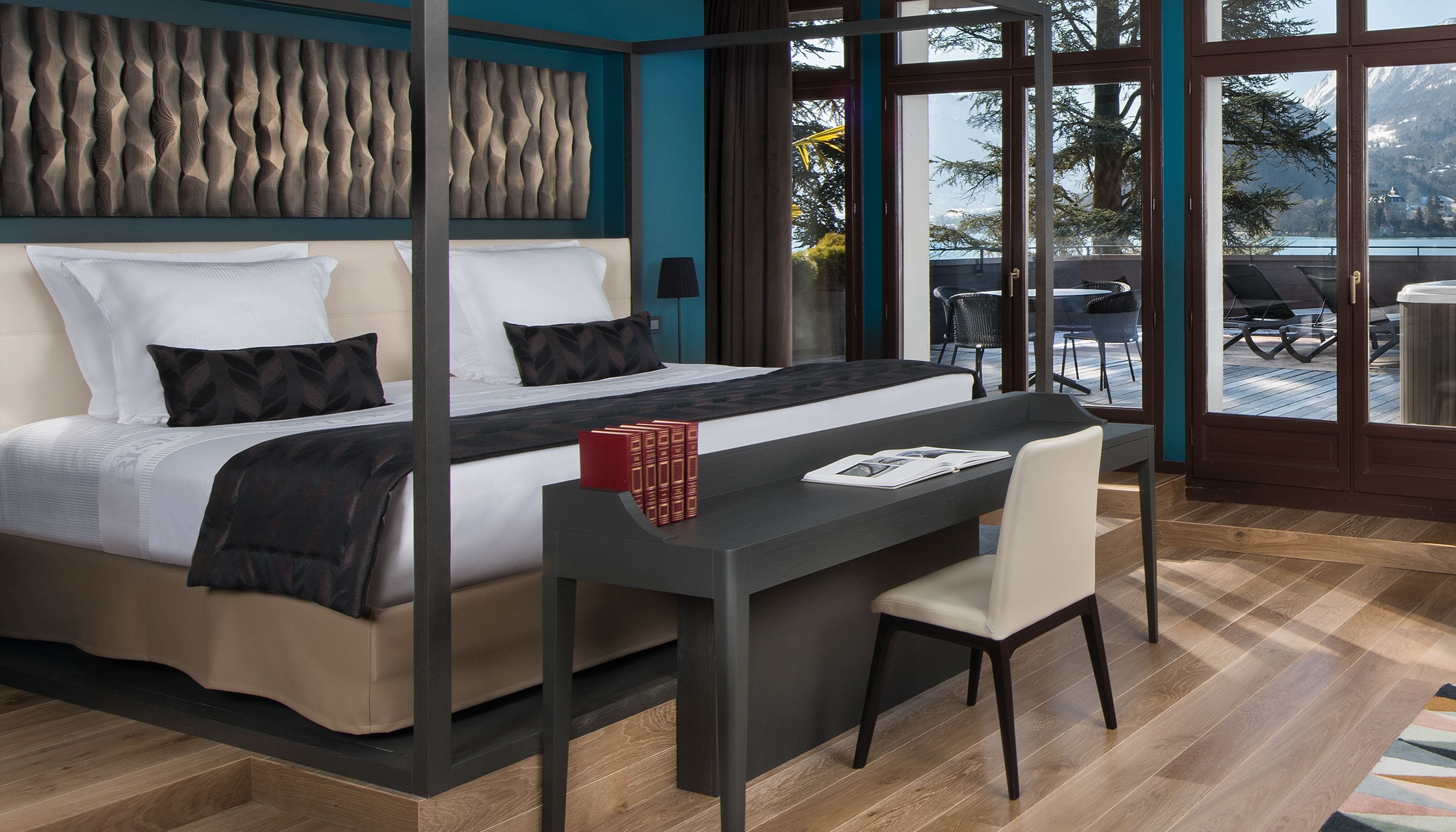 exclusive suite, balcony, lake view | 1 bedroom, free minibar items, in-room safe, desk