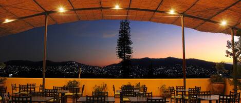 28-inch flat-screen TV with cable channels