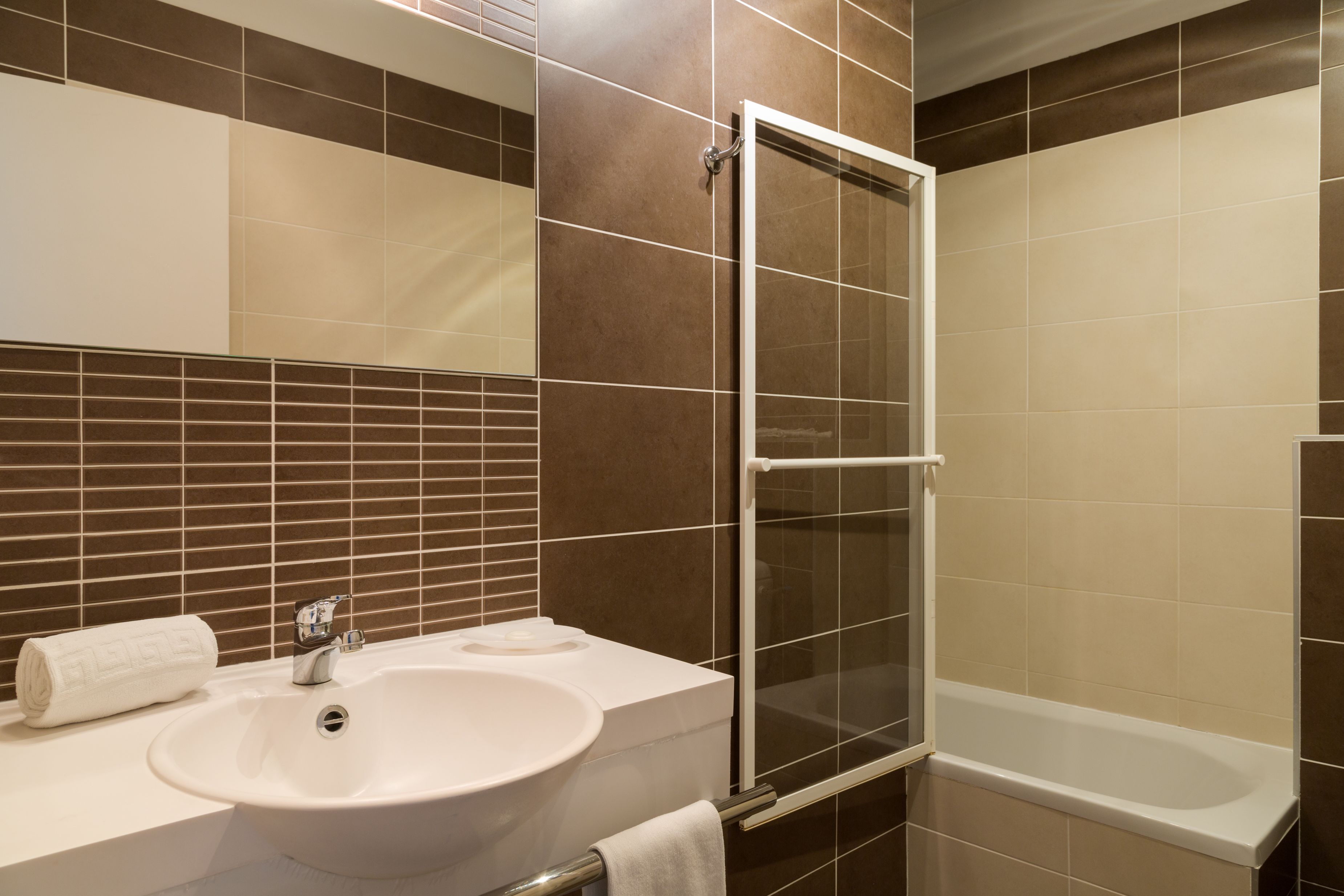 double room | bathroom | free toiletries, hair dryer, towels