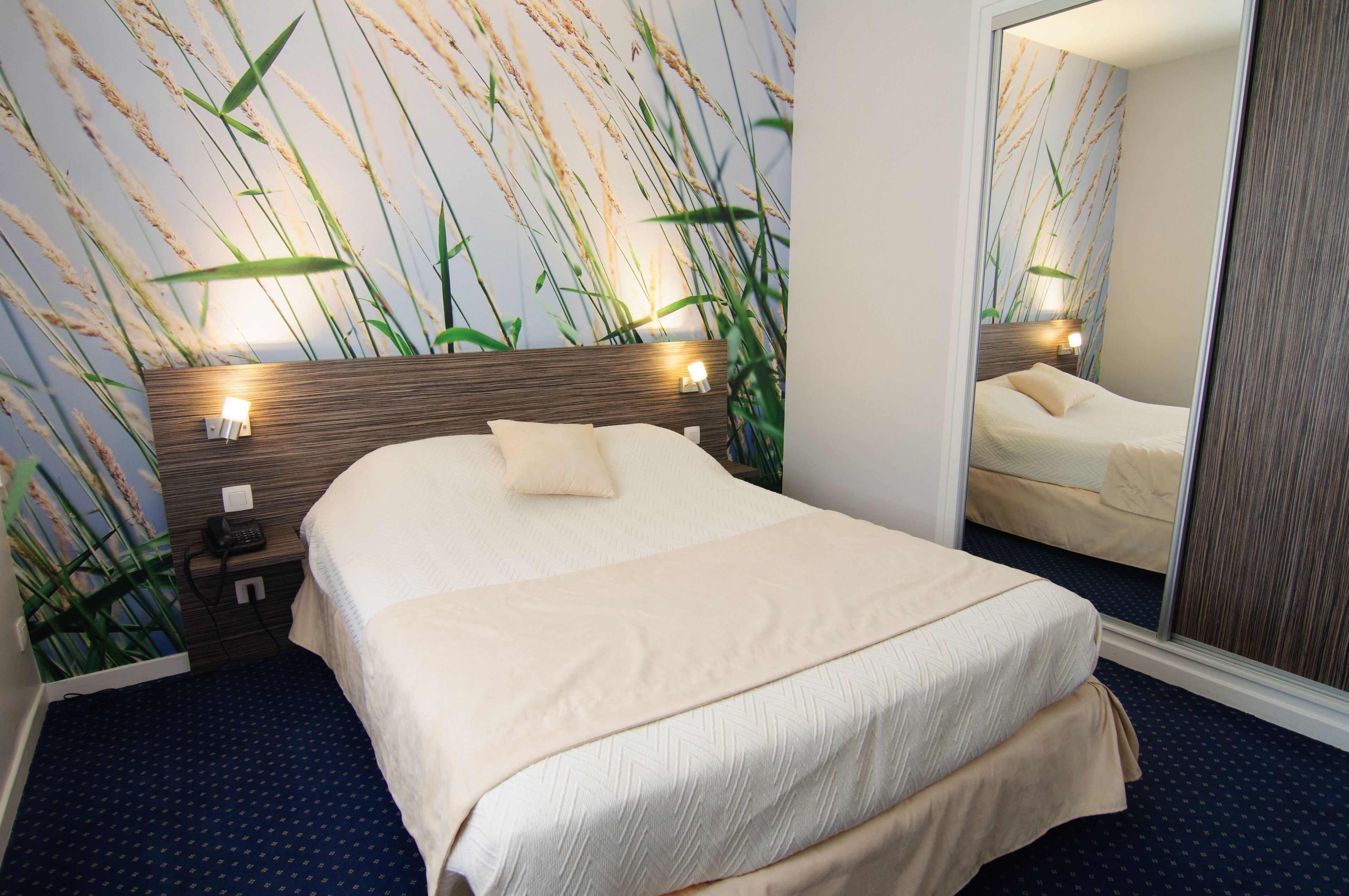 double room single use | desk, blackout curtains, iron/ironing board, cots/infant beds