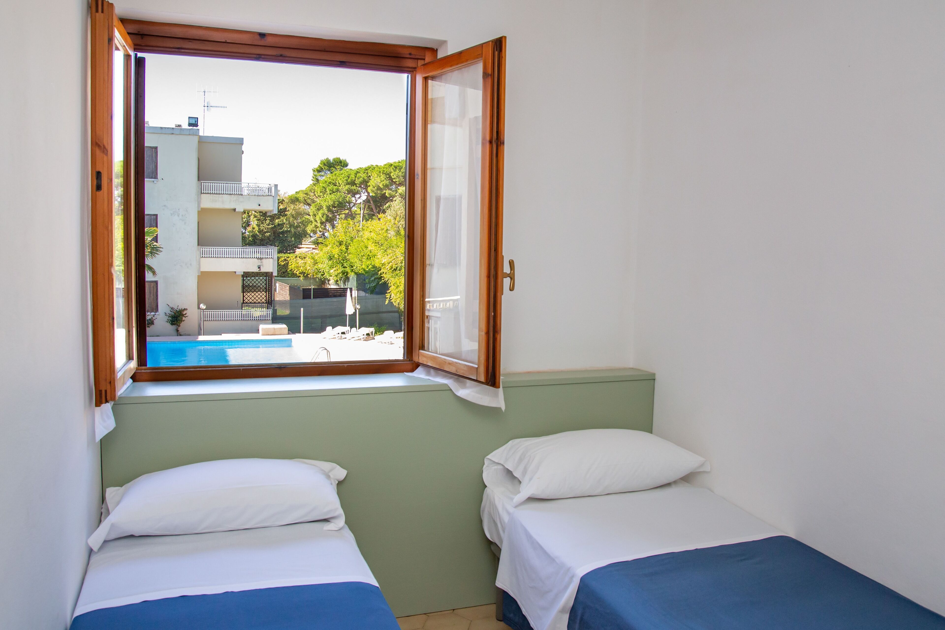 Bureau, Wi-Fi gratuit, draps fournis