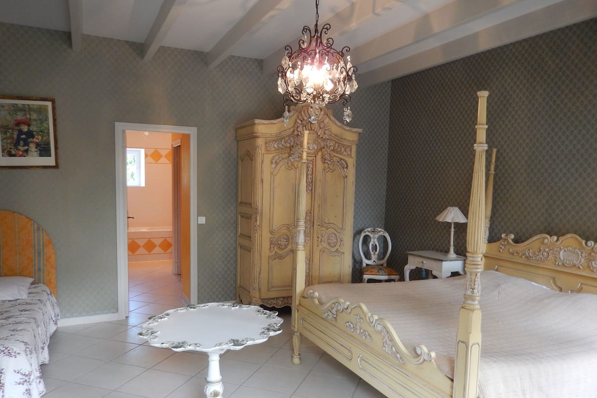 Triple Room, Vineyard View (Merlot Elegance) | WiFi (free), individually decorated