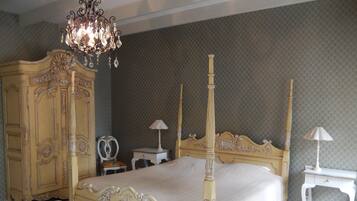 Triple Room, Vineyard View (Merlot Elegance) | Individually decorated, free WiFi