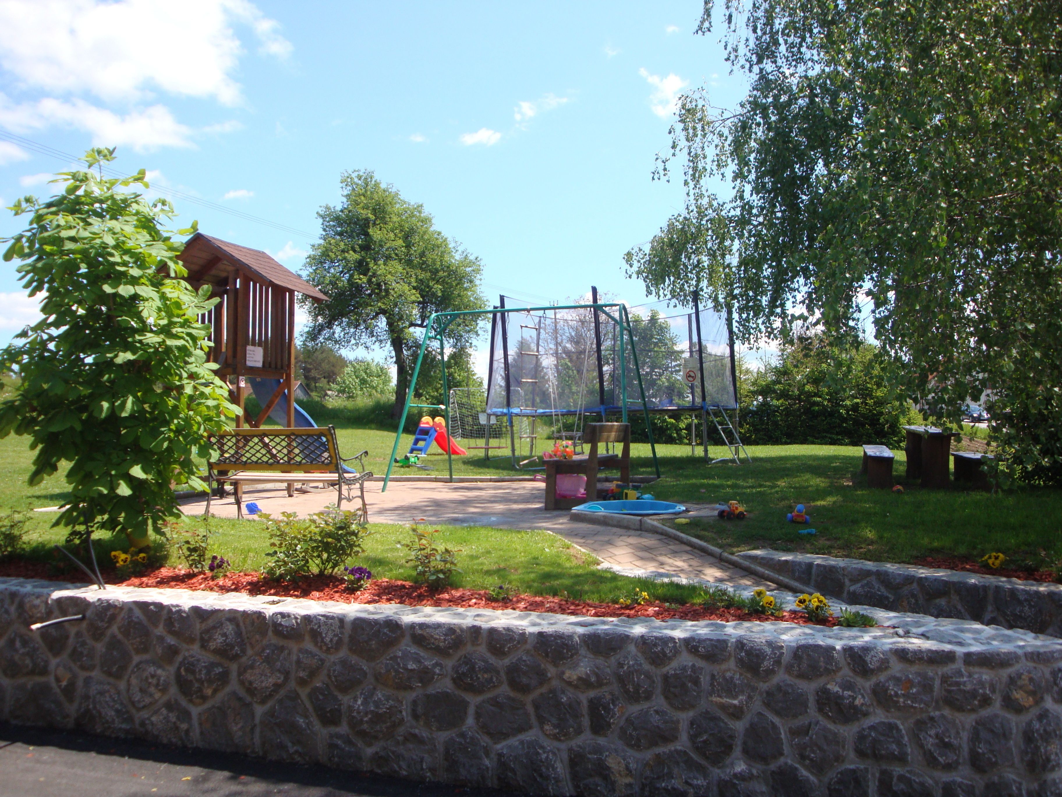 children’s play area – outdoor