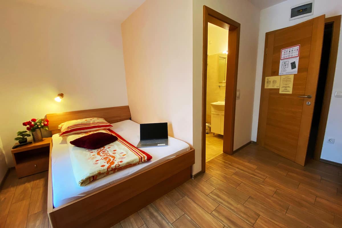 classic single room | pillow-top beds, desk, free wired internet