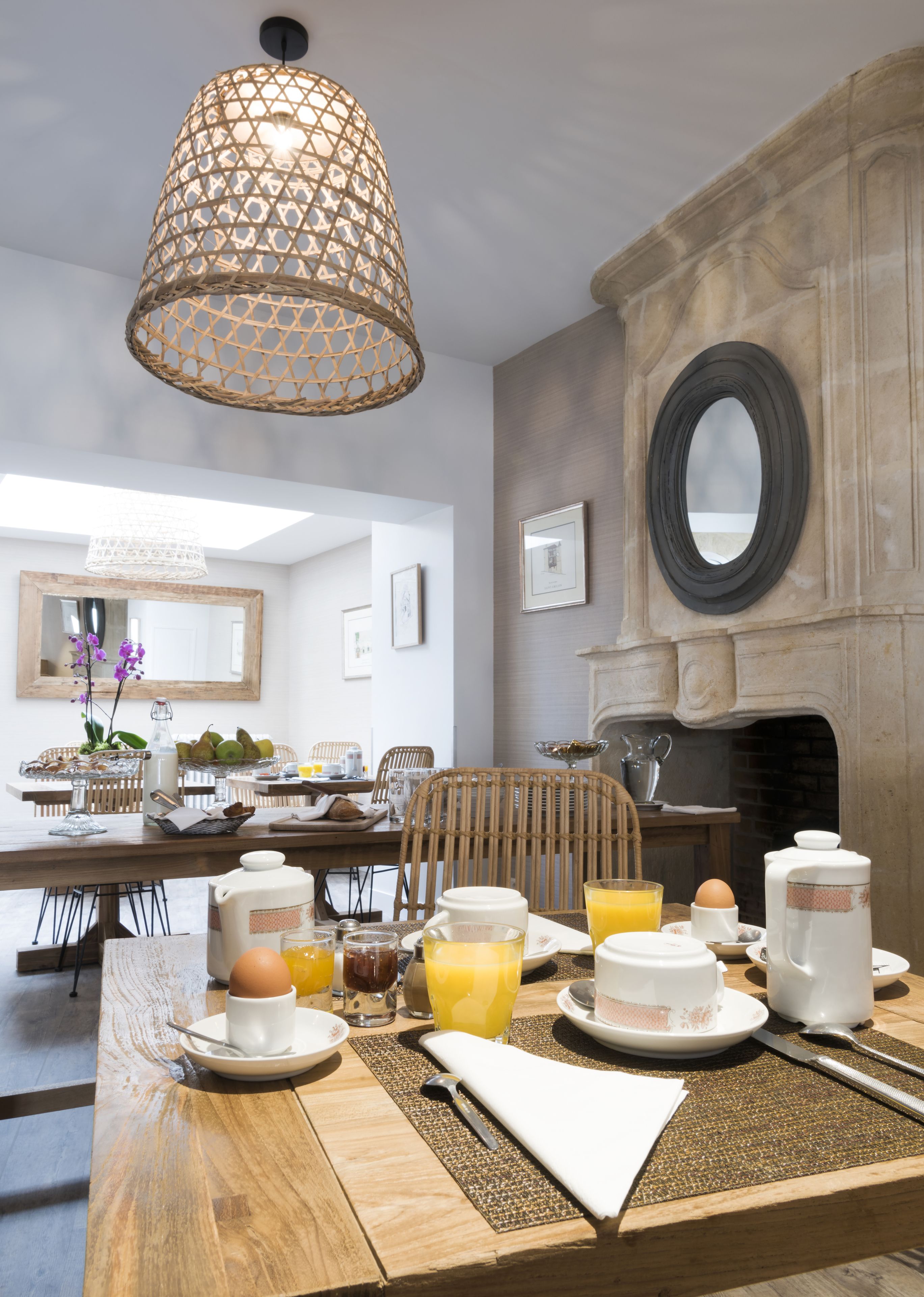 daily continental breakfast (eur 15 per person)