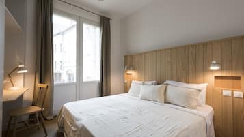 Appartement Duplex Familial | Bureau, rideaux occultants, chambres insonorisées