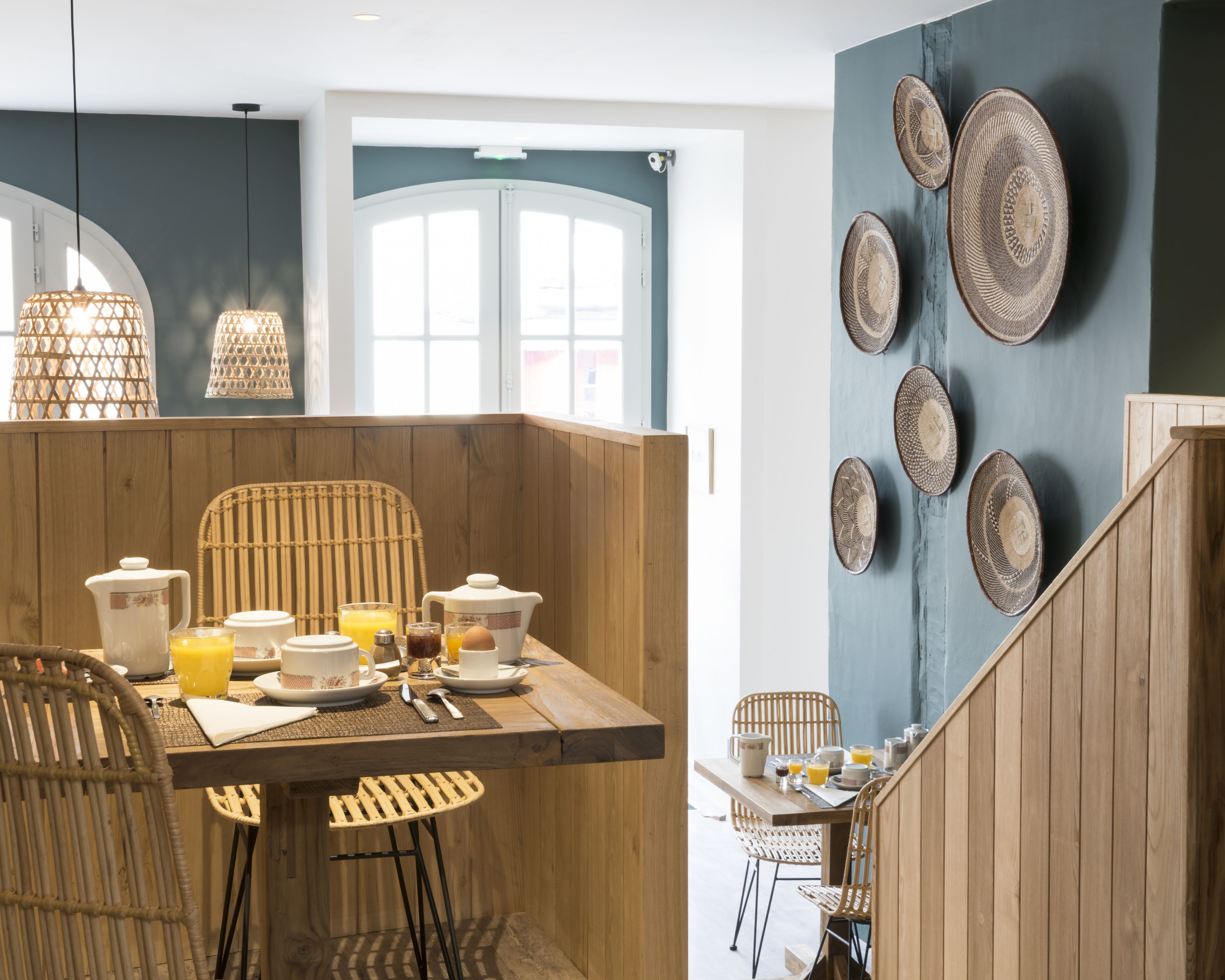 daily continental breakfast (eur 15 per person)