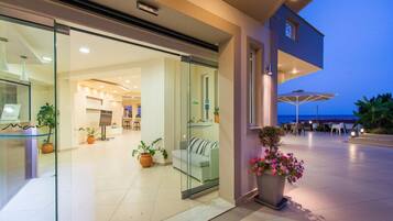 Pintu masuk properti