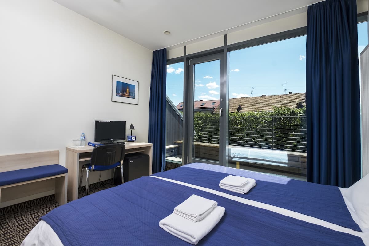 minibar, in-room safe, desk, blackout curtains