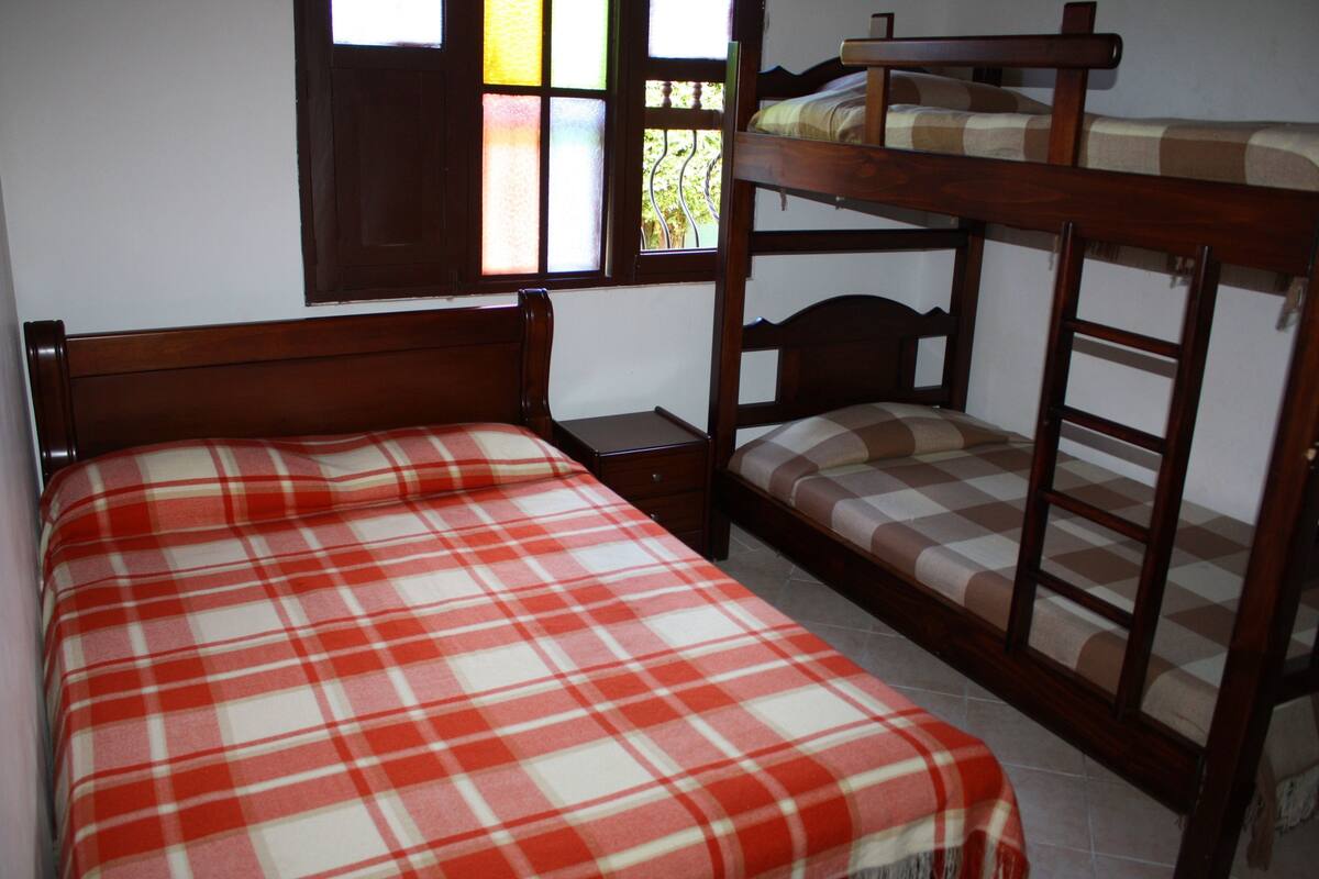 Family Quadruple Room | Pillowtop beds, free WiFi
