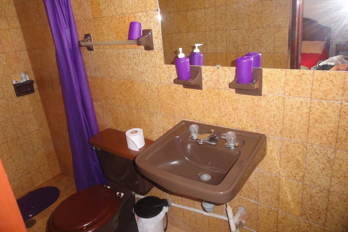 Standard Double Room | Bathroom | Towels