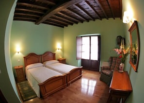 Quarto standard | Roupas de cama premium, individualmente mobiliados, escrivaninha