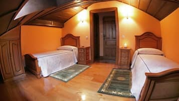 Habitació individual | Roba de llit d'alta qualitat, mobiliari individual i escriptori
