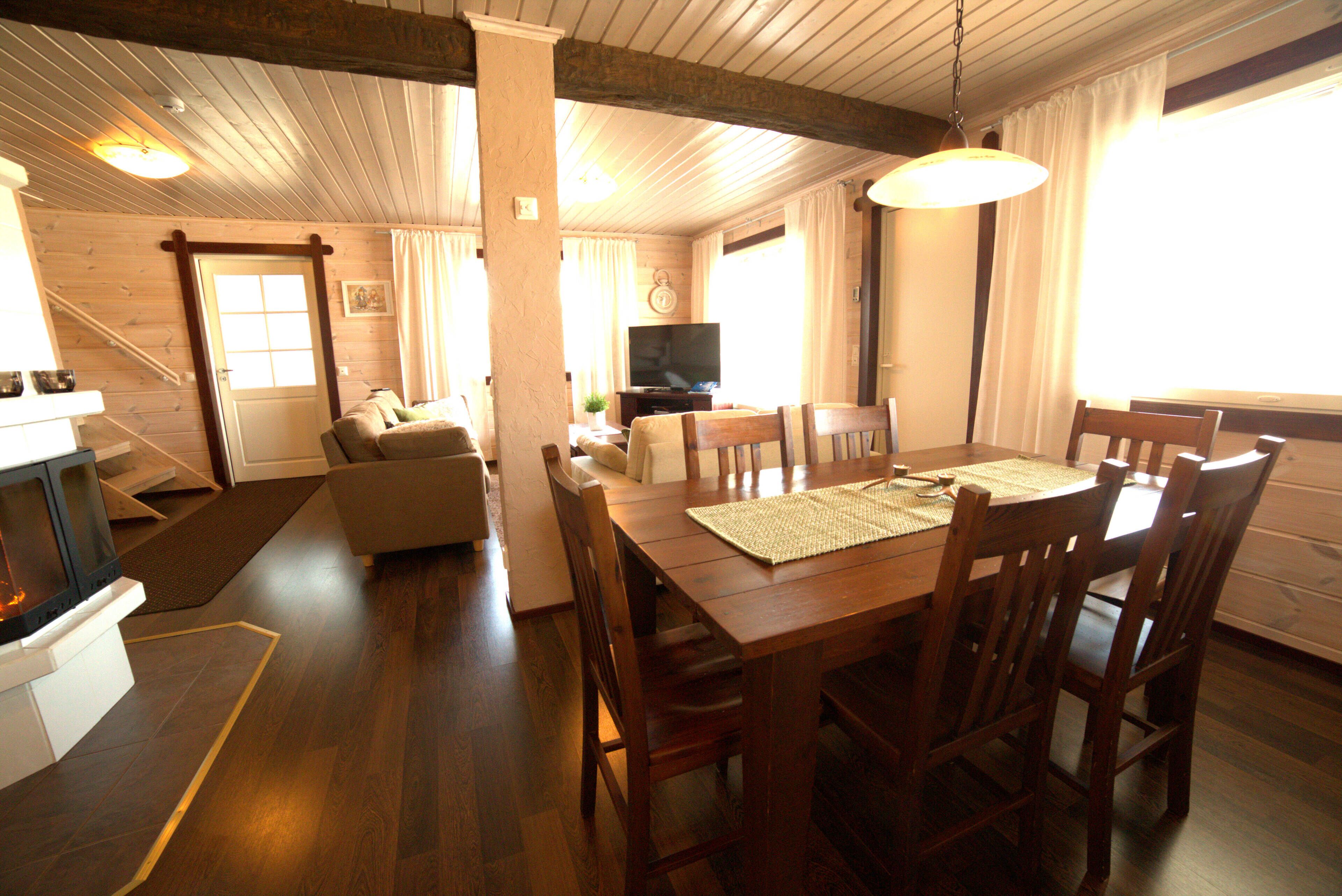 Comfort House | Private kitchen | Full-size fridge, microwave, oven, stovetop
