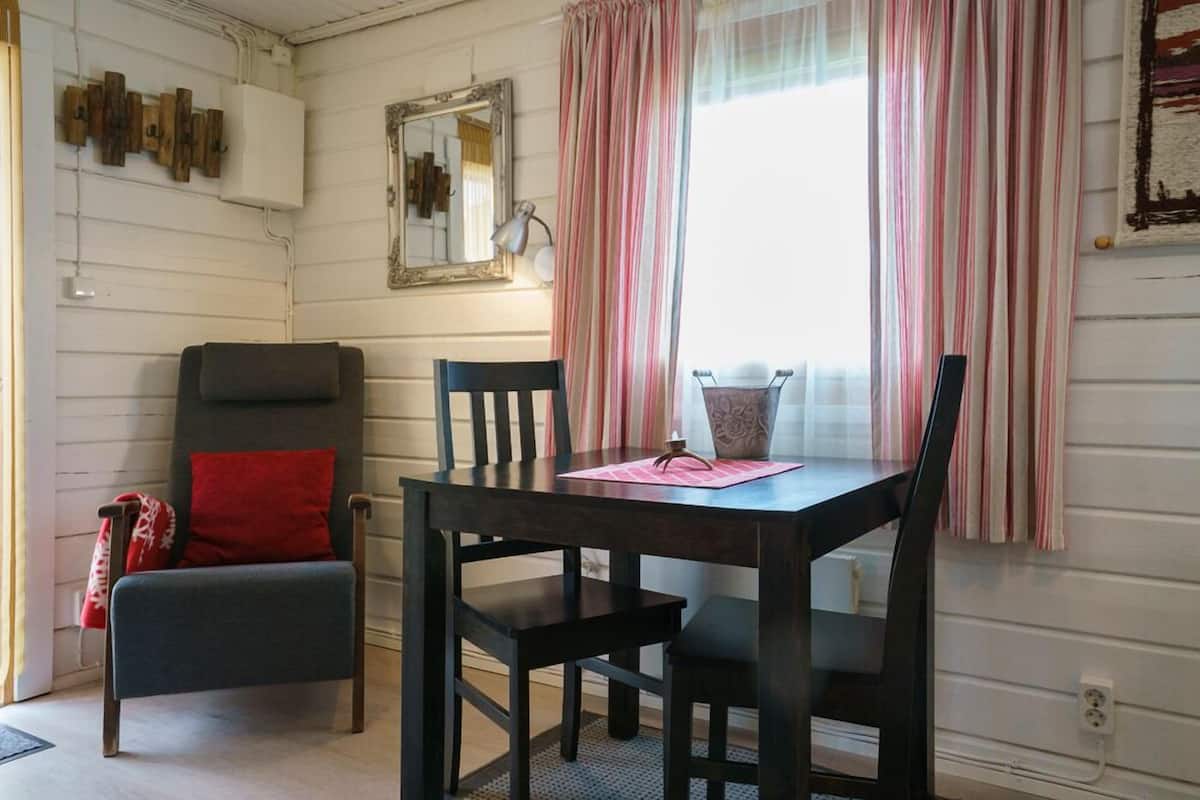 Huisje | Luxe beddengoed, individueel gedecoreerd, individueel gemeubileerd