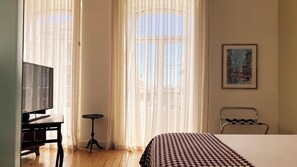 Superior Double Room | Hypo-allergenic bedding, in-room safe, blackout curtains - Casa do Bairro by Shiadu (Lisbon)
