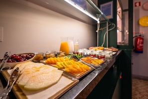 Colazione a base di specialità locali inclusa, servita tutte le mattine
