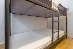 Memory foam-madrasser, unika möbler, skrivbord och gratis wi-fi