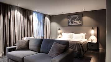 Family Room, City View (SPA not included) | 1 bedroom, minibar, in-room safe, desk