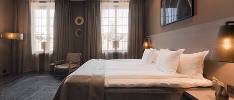 Deluxe Suite (SPA not included) | Minibar, in-room safe, desk, laptop workspace