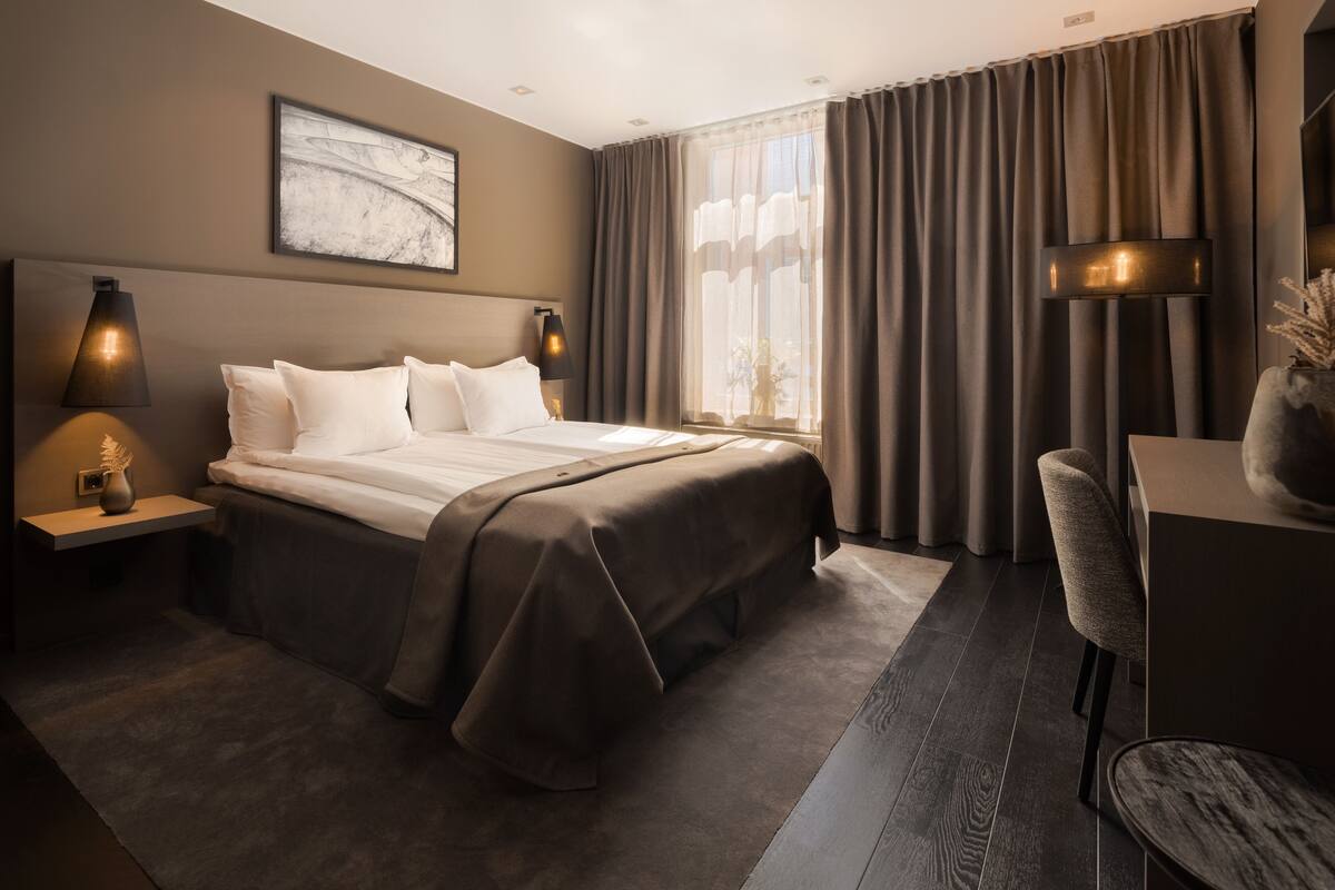 Deluxe Twin Room - room in main building or annex (SPA not included) | 迷你吧、房內夾萬、書桌、手提電腦工作空間