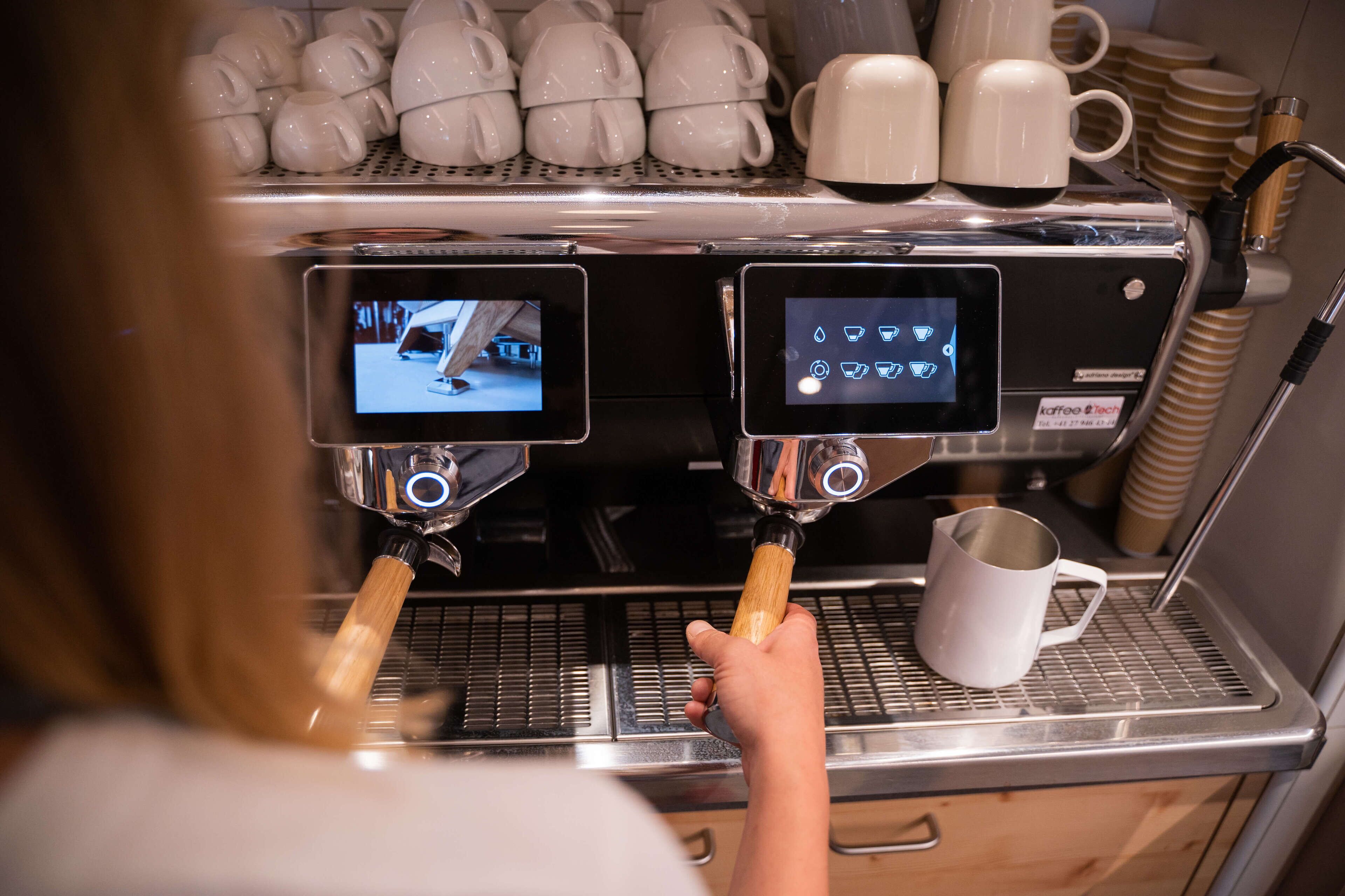 breakfast, lunch and dinner served