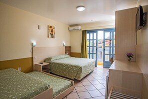 Caja de seguridad en la habitación, escritorio y cunas gratuitas 