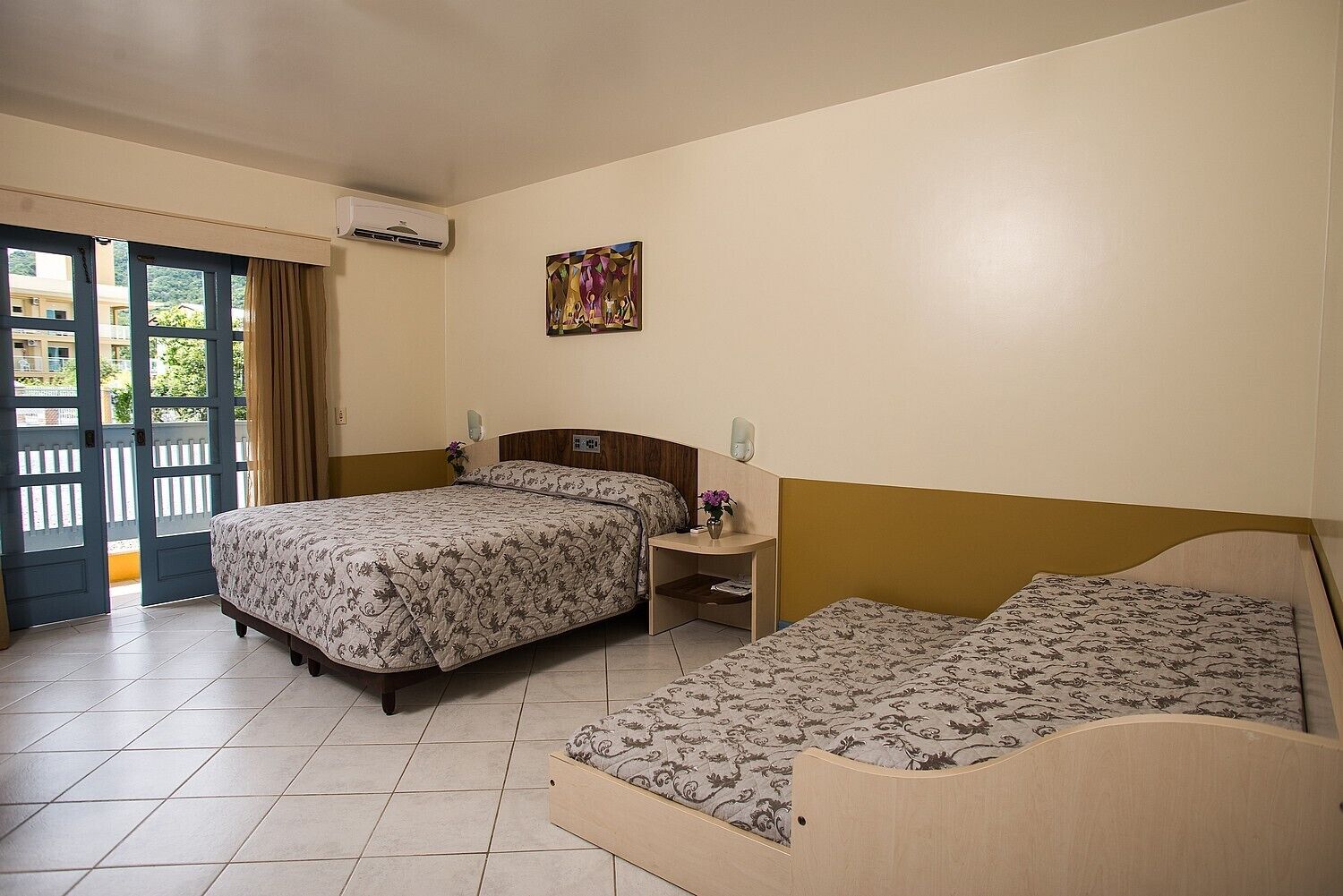 standard room plus | in-room safe, desk, free cots/infant beds, bed sheets