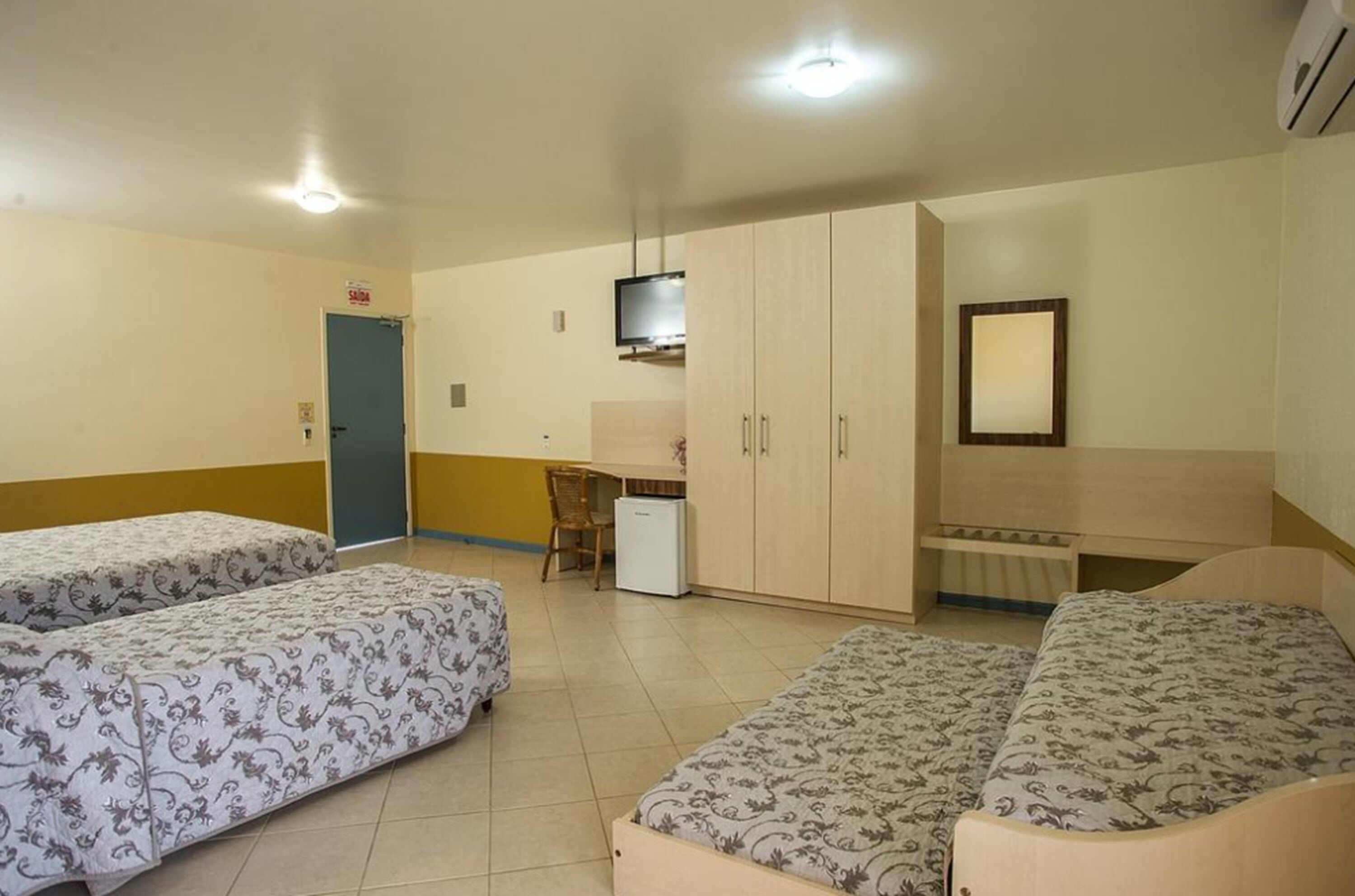 superior room | in-room safe, desk, free cots/infant beds, bed sheets