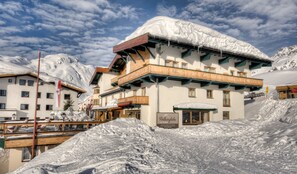 Property grounds - Hotel Arlberghöhe (Sankt Anton am Arlberg)