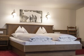 Suite | Hypo-allergenic bedding, down duvets, pillow-top beds, in-room safe - Hotel Arlberghöhe (Sankt Anton am Arlberg)