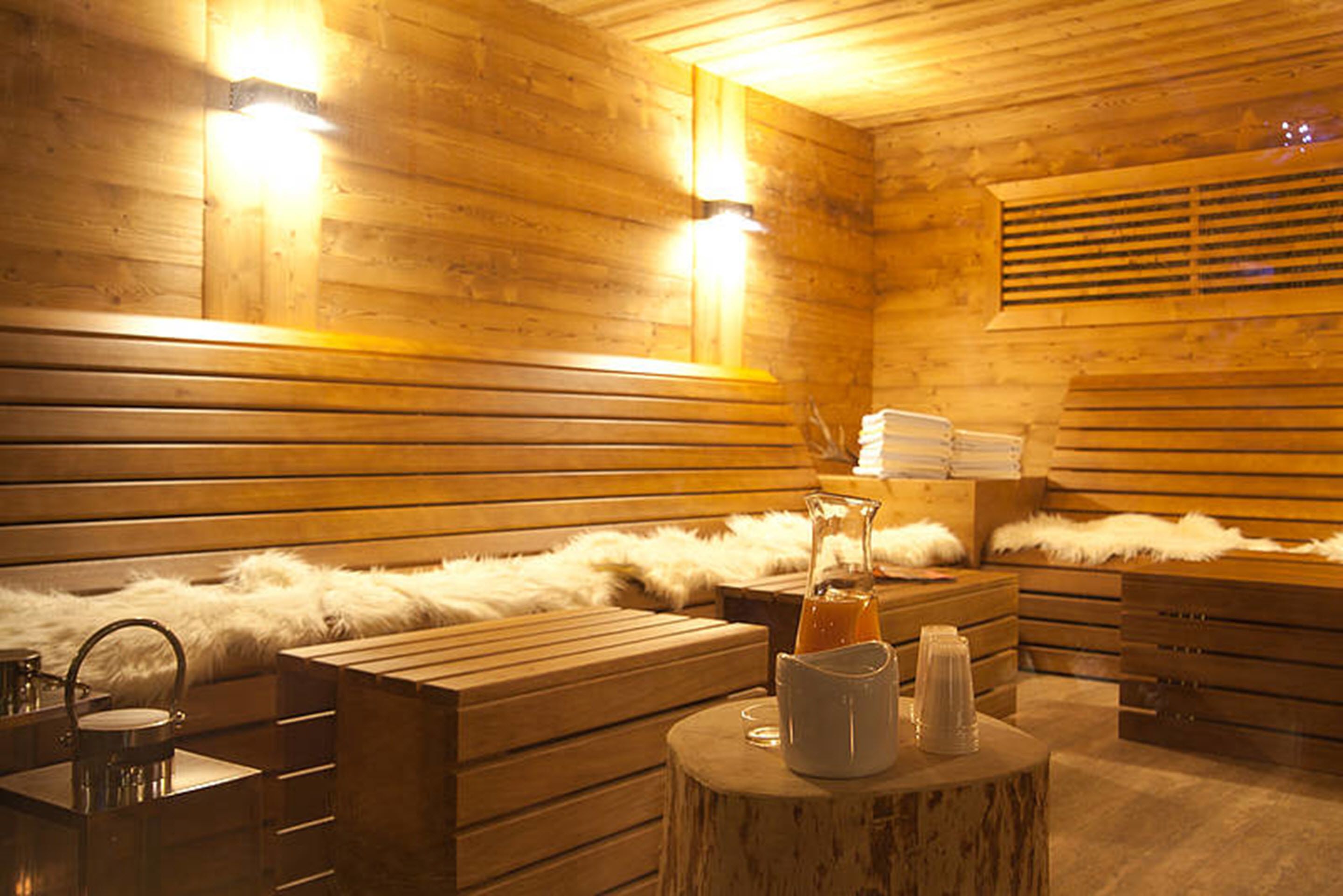 sauna, steam room, turkish bath/hammam, body treatments