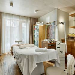 Sauna, steam room, Turkish bath/hammam, body treatments