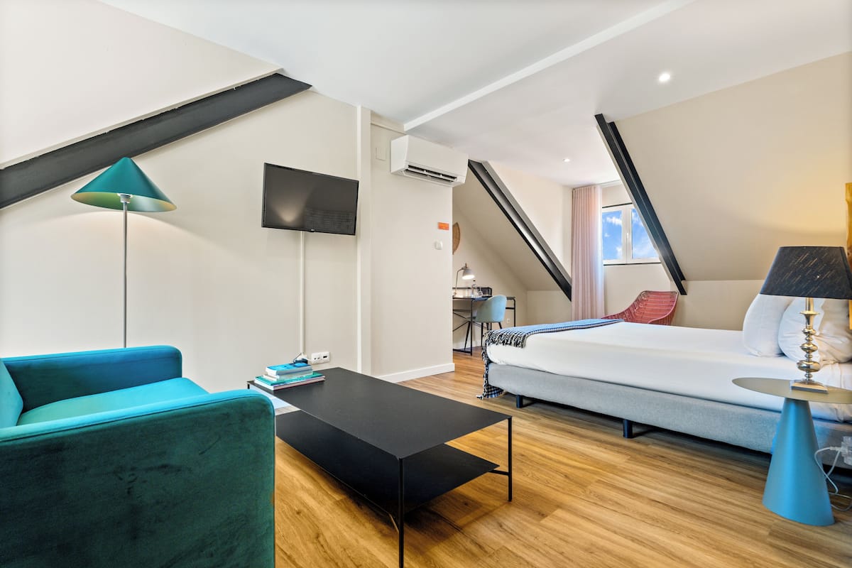 Literie hypoallergénique, minibar, coffres-forts dans les chambres
