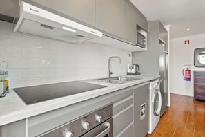 Appartement, 1 slaapkamer | Hypoallergeen beddengoed, een minibar, een kluis op de kamer