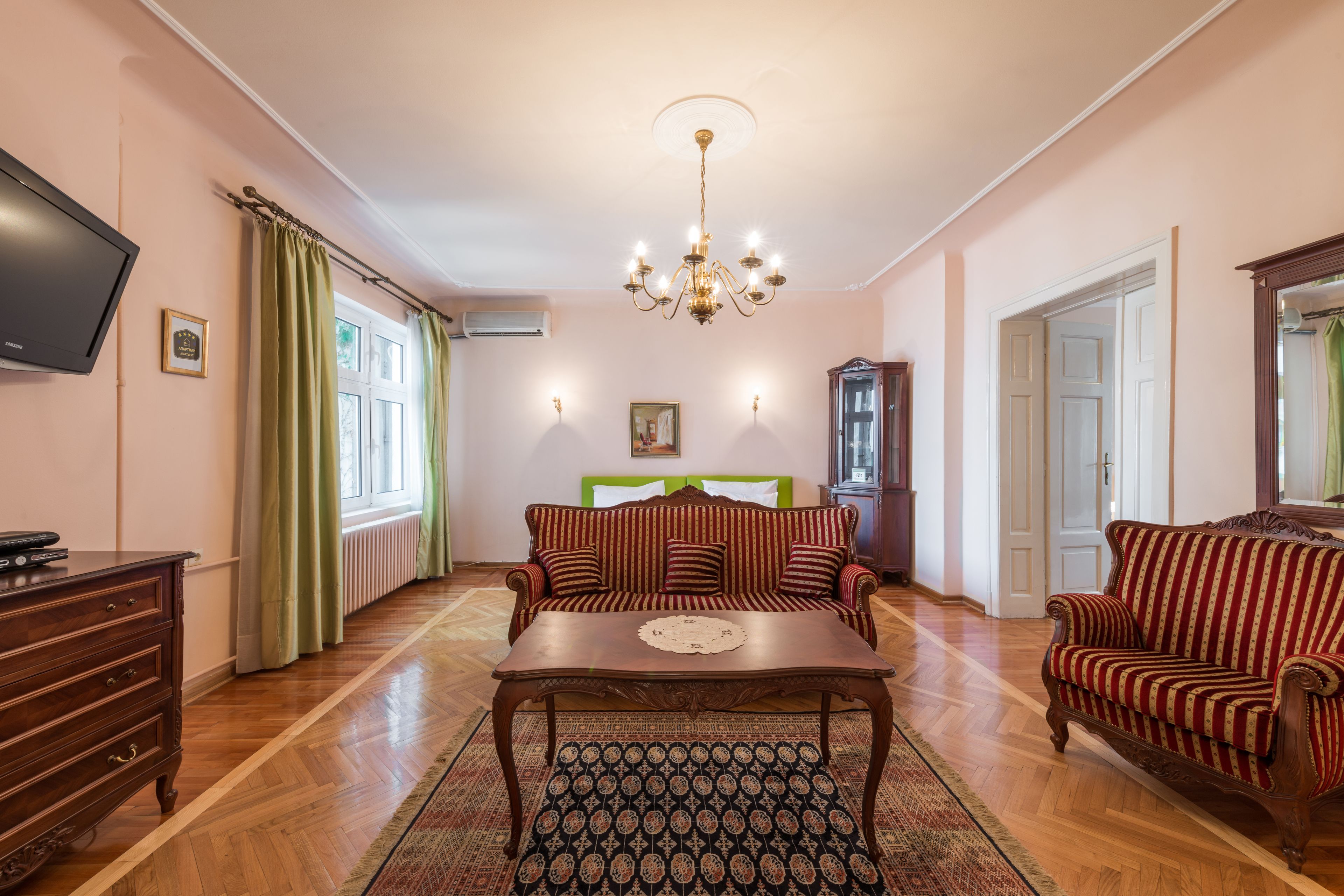 38 インチの薄型テレビ (デジタル放送視聴可)、液晶テレビ、DVD プレーヤー