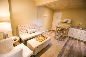 Family Suite, 2 Bedrooms, Non Smoking (Upper Level, No Pets Allowed)