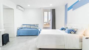 Cots/infant beds, rollaway beds