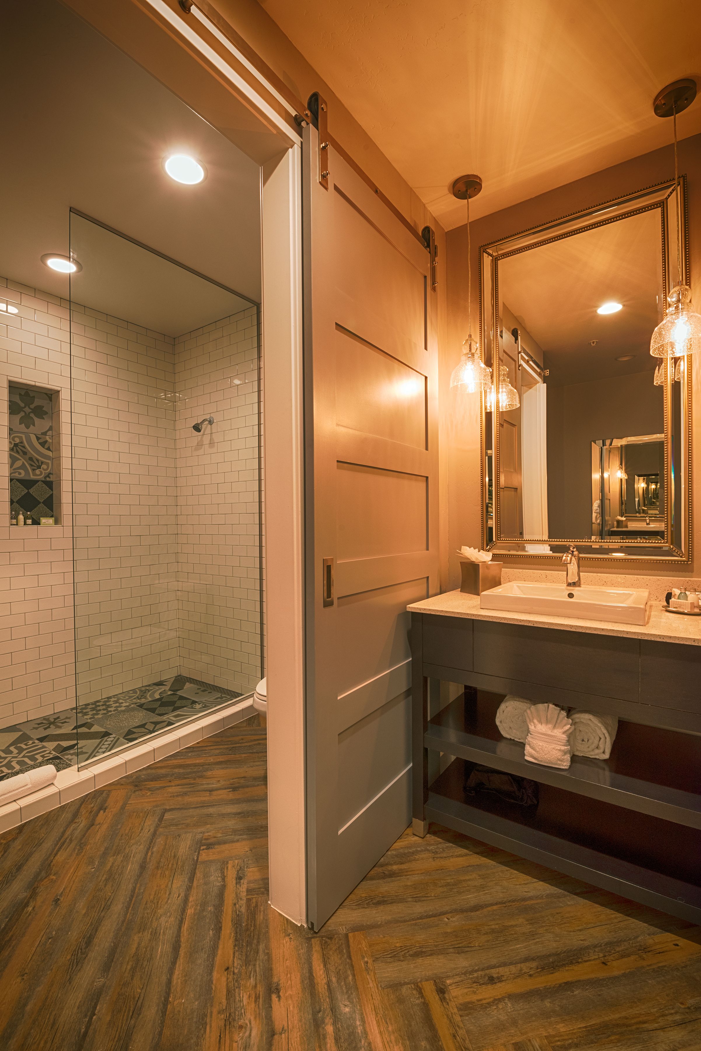 deluxe room, 1 king bed | bathroom | shower, free toiletries, hair dryer, towels